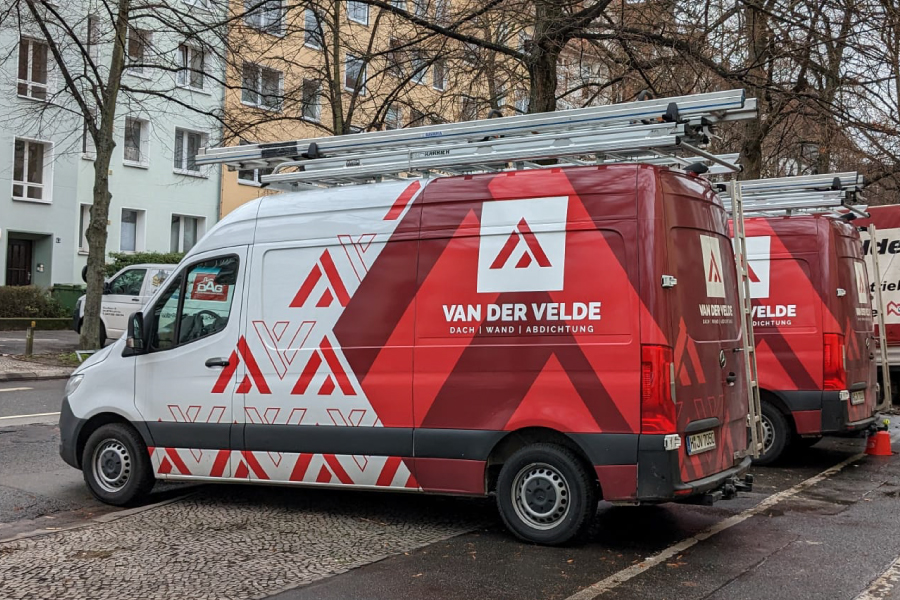 Mercedes Sprinter Transporter Folierung Digitaldruck - Teilfolierung - fahrzeugbeschriftung-koeln.d